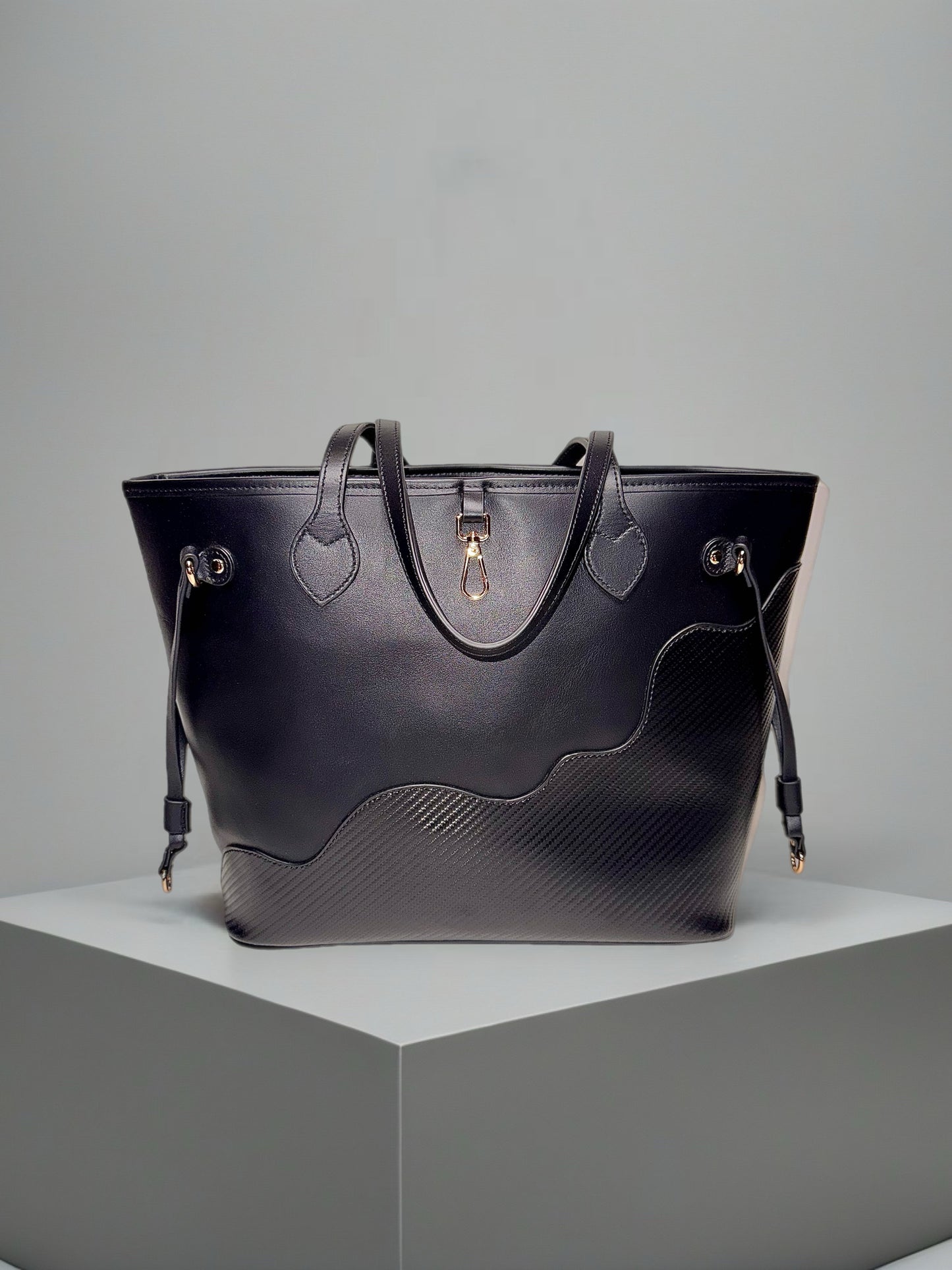 Carbon Wave Tote